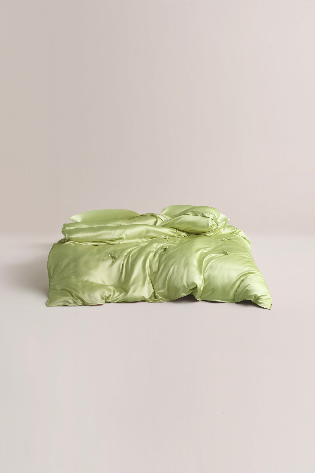 Classic Silk Bedding 4-Piece Set - Light Green