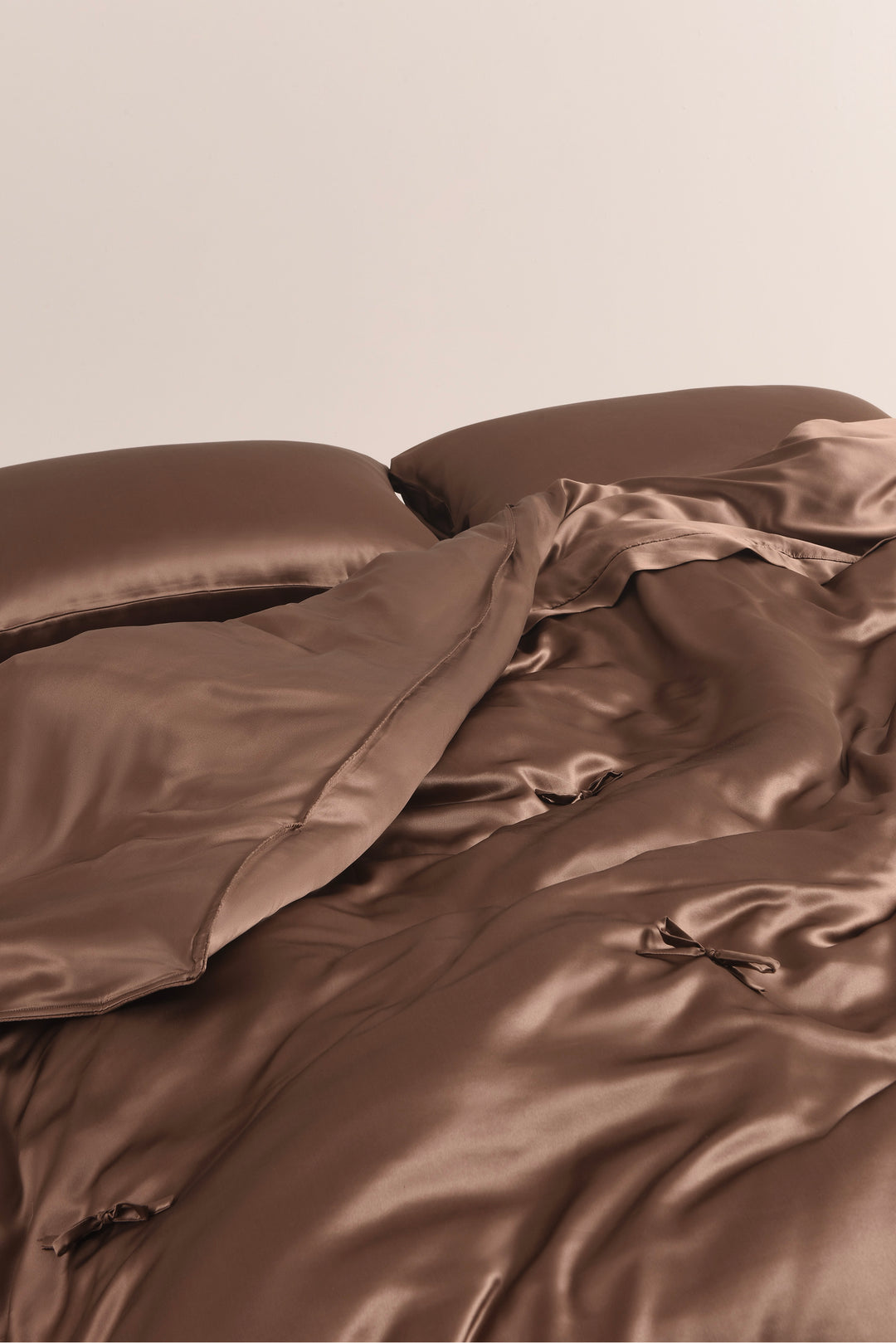 Classic Silk Bedding 4-Piece Set Chocolate Brown